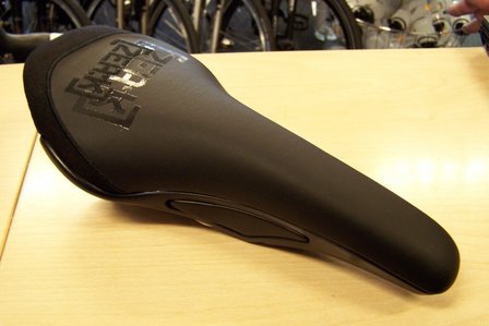 Fizik Zeak Freeride Zadel Zwart