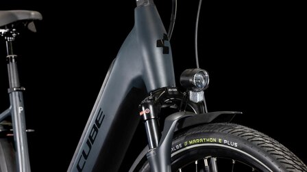 Cube Supreme Hybrid Deluxe Pro 625 EE58 zwart
