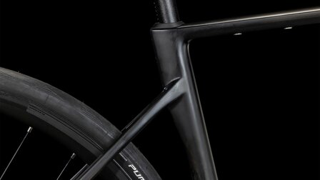 Cube Attain C:62 Race  58 cm.