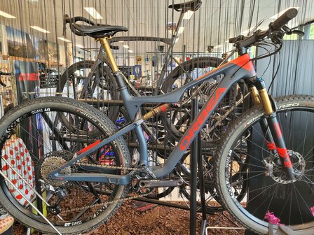 Orbea Oiz Carabon Ocassion Large Blauw flash red