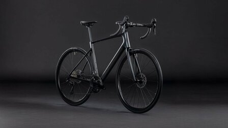 Cube Attain C:62 Race  58 cm. zwart *gereserveerd