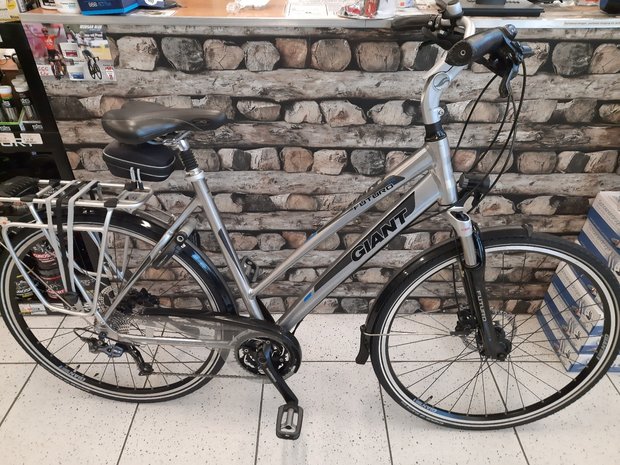 Occasion Giant Futuro RS 55cm trapeze frame. Bij Bike-Zone Fietsenwinkel  Roelofarendsveen - Bike-Zone, Cervelo, Cube, Orbea en Superior Bikes,  Racefiets, Mountainbike, Tijdrit, Gravelbike, Triathlon, E-bike 2022