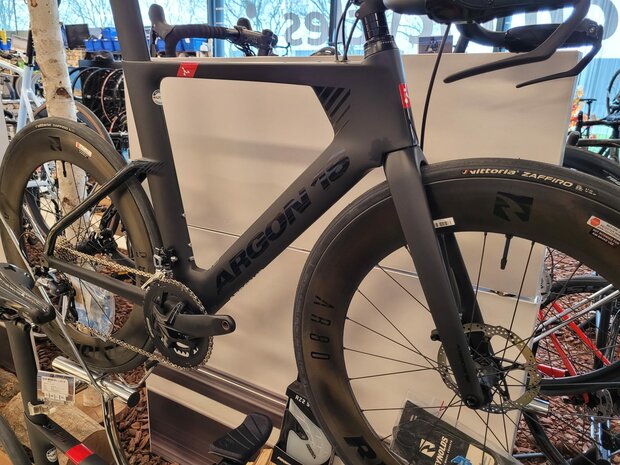 Argon 18 E-117 Disc Carbon Tijdrit / Triathlon Fiets Zwart LARGE