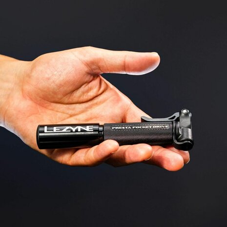 mini fietspomp lezyne