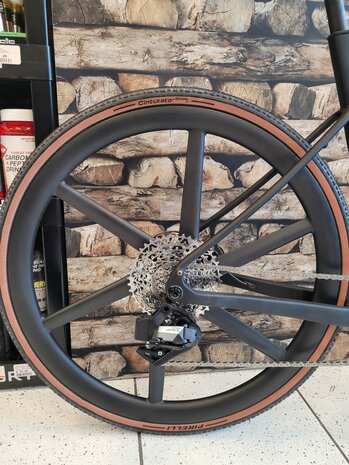 6-spaaks carbon Gravel / Race wielset