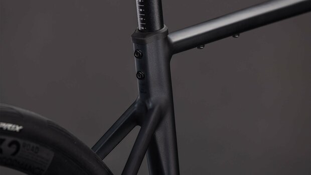 CUBE ATTAIN SLX 2026 58 cm. * gerserveerd 