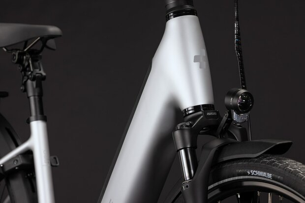 Cube Supreme Hybrid Deluxe Pro 600