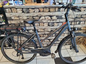 Occasion Cube Touring hybrid Pro in maat trapeze 50cm